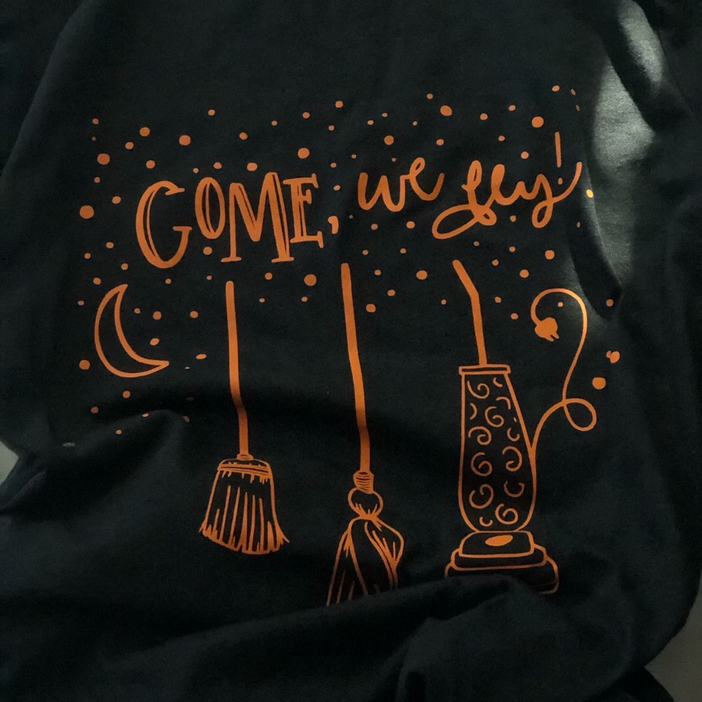Hocus Pocus t shirt.